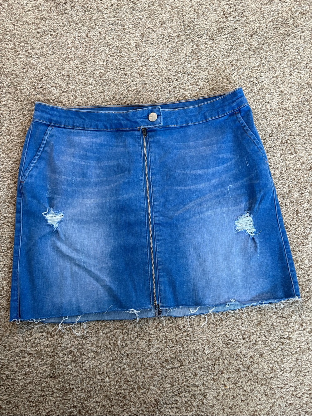 Tractr Blue Distressed stretch Front-Zip Denim Mini Skirt